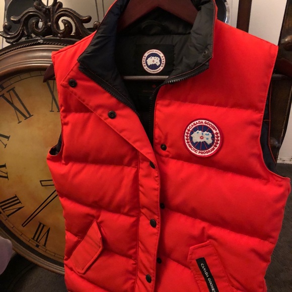 Authentic Women’s S/P Canada Goose Vest - Picture 1 of 3